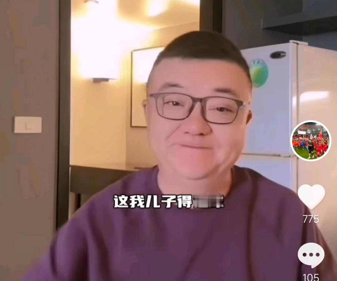 董路在直播间痛批了某些青训教练与家长。他认为，这些教练与家长，在培养小球员上有