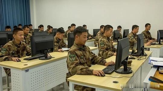 🎯为什么说它“有前途”？（硬核优势）士官学校本质是“包分配的技术大专”，