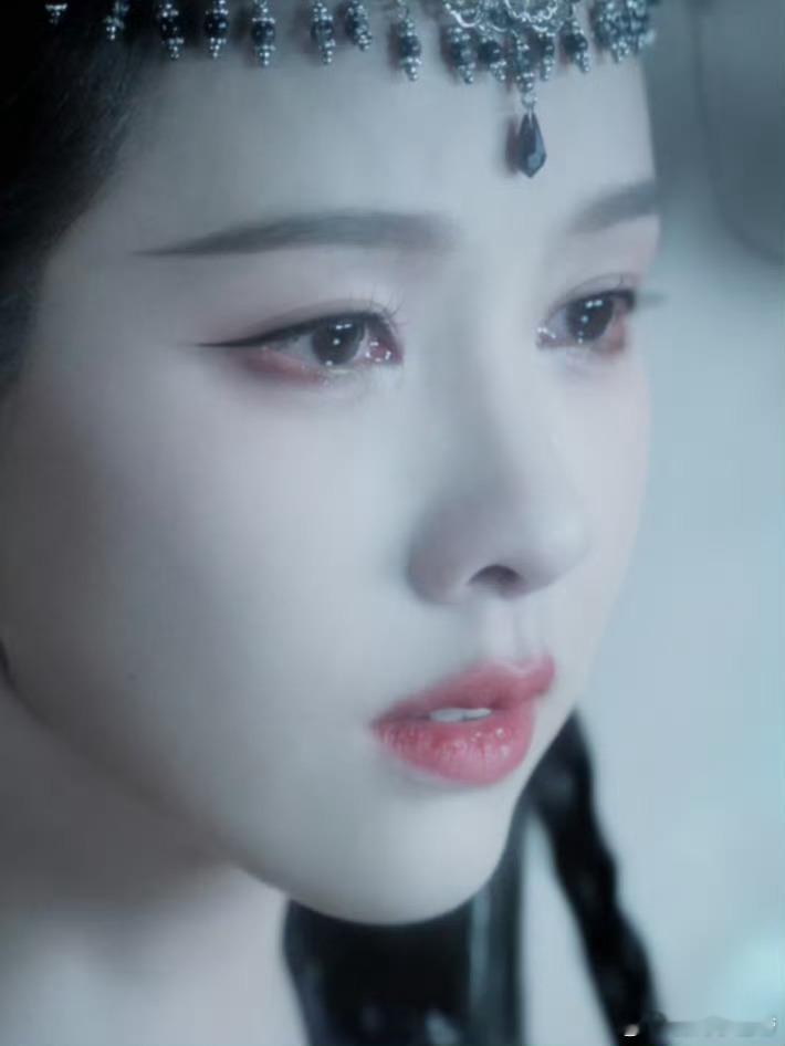 这个破三万以后的妆容和妆造好看吗？不存在让妆一说了吧？