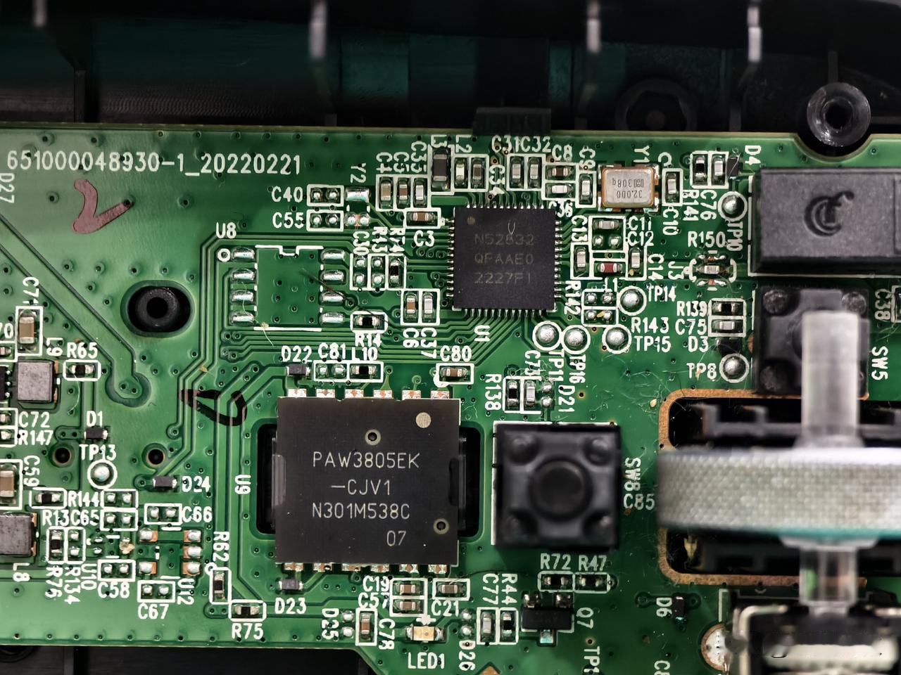 拆了一个华为鼠标(型号WYN)，发现鼠标光学传感器是台湾原相科技（PIXART