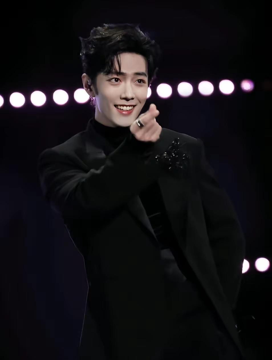 上海律所出局，杭州新军登场。第一枪，就直接射向了豆瓣和知乎的老巢。一家叫“灵