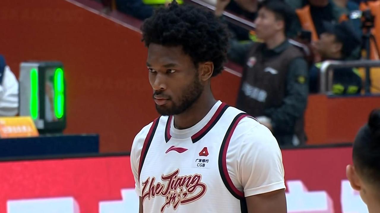 CBA劲旅溃败，最大落后25分，外线16中33月16日，CBA常规赛第26轮
