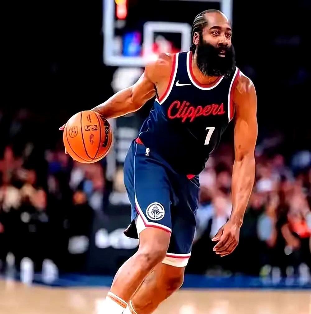 “潮水褪去了，才知道谁在裸泳！”快船最近输惨了，10场比赛只赢2场，西部排到