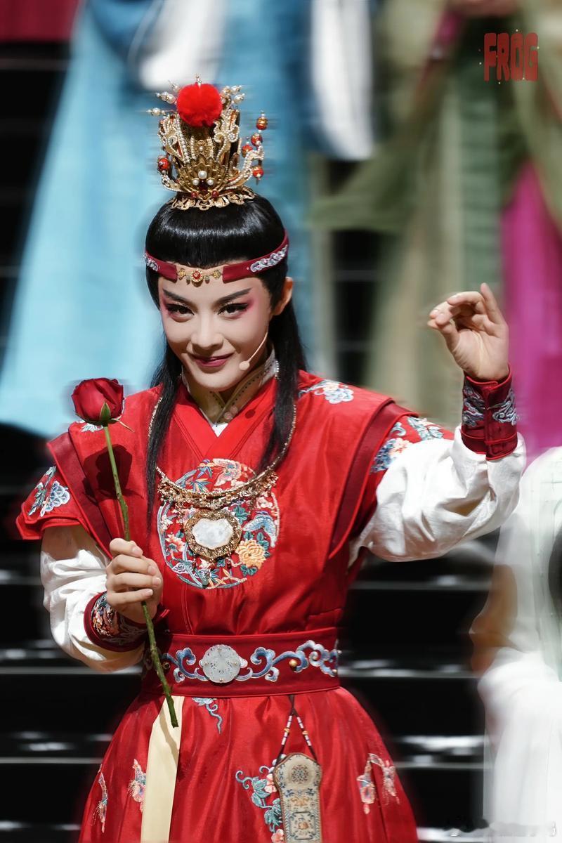 镖人于适粉丝因为空降的陈丽君番位排在其前不满，从戏份和角色重要程度来说，陈丽君是