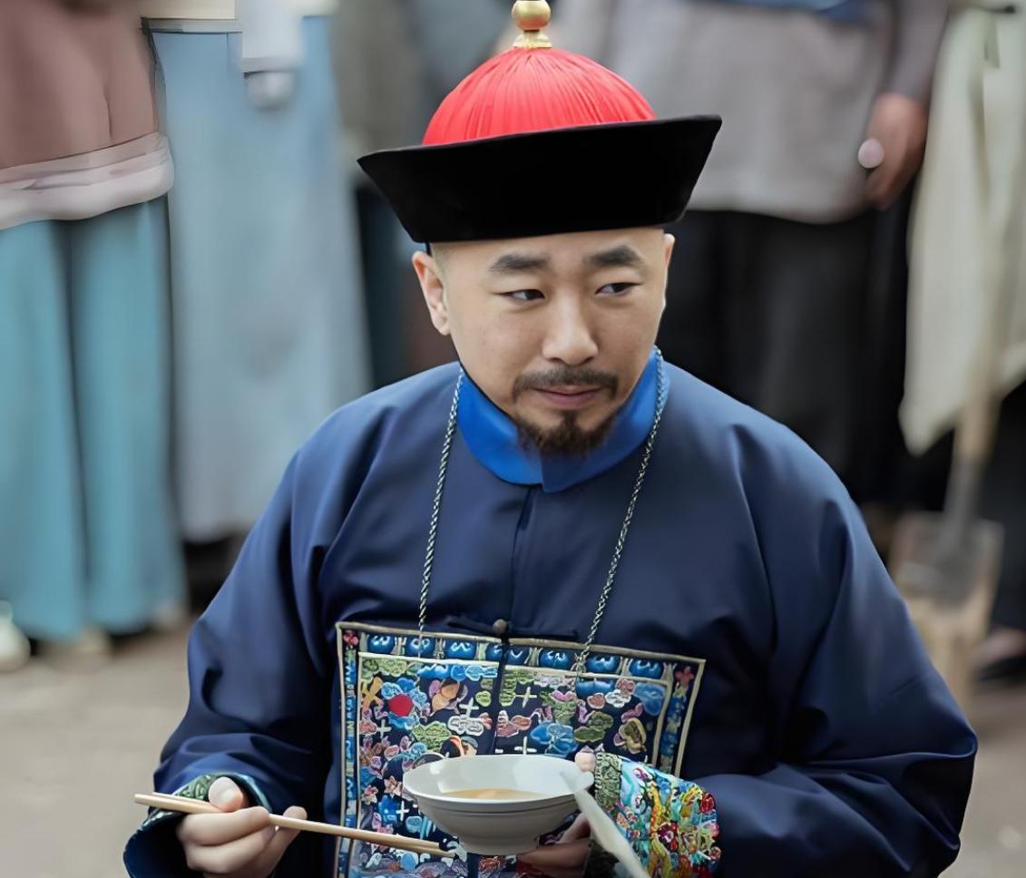 韩菼36岁中状元，年龄不能说大，就是前期考秀才太艰难了。韩家祖上当过明朝的官，