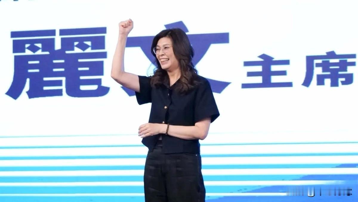 全代会还没开，已能闻到了浓浓的火药味，国民党主席郑丽文承受的压力前所未有。根据