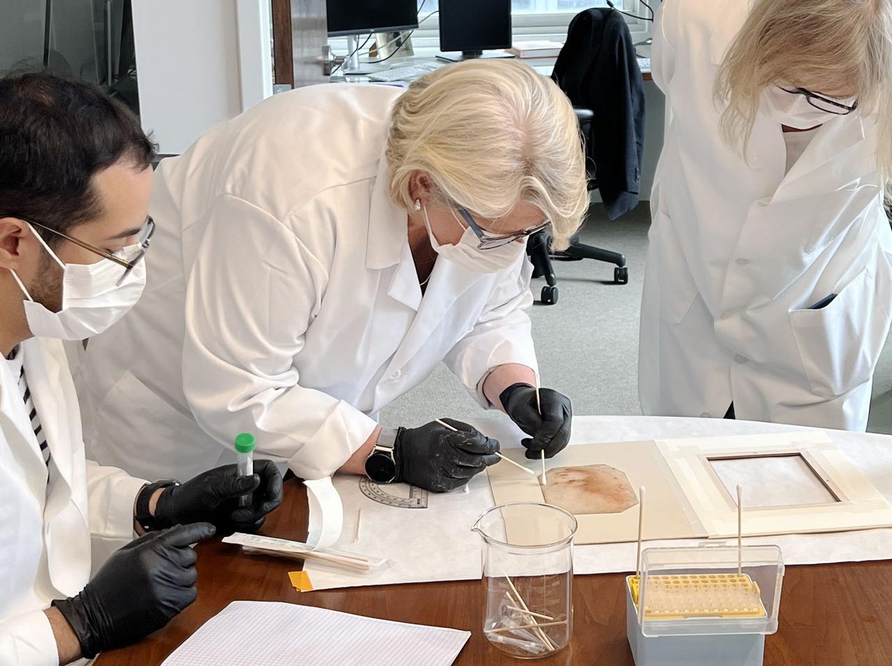 【科学家或从画中提取到达芬奇DNA】国际科研团队“达·芬奇DNA项目”近日发