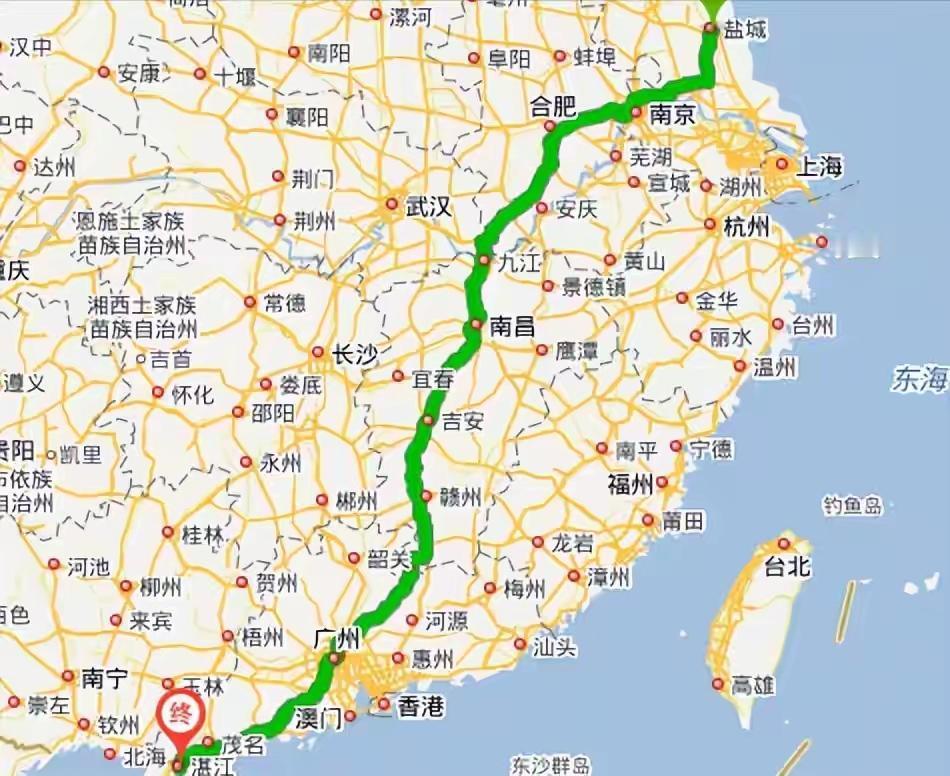 晚上十一点，广东大排档还坐满了年轻人。而在江苏，很多家庭早就关灯了——不是睡得早