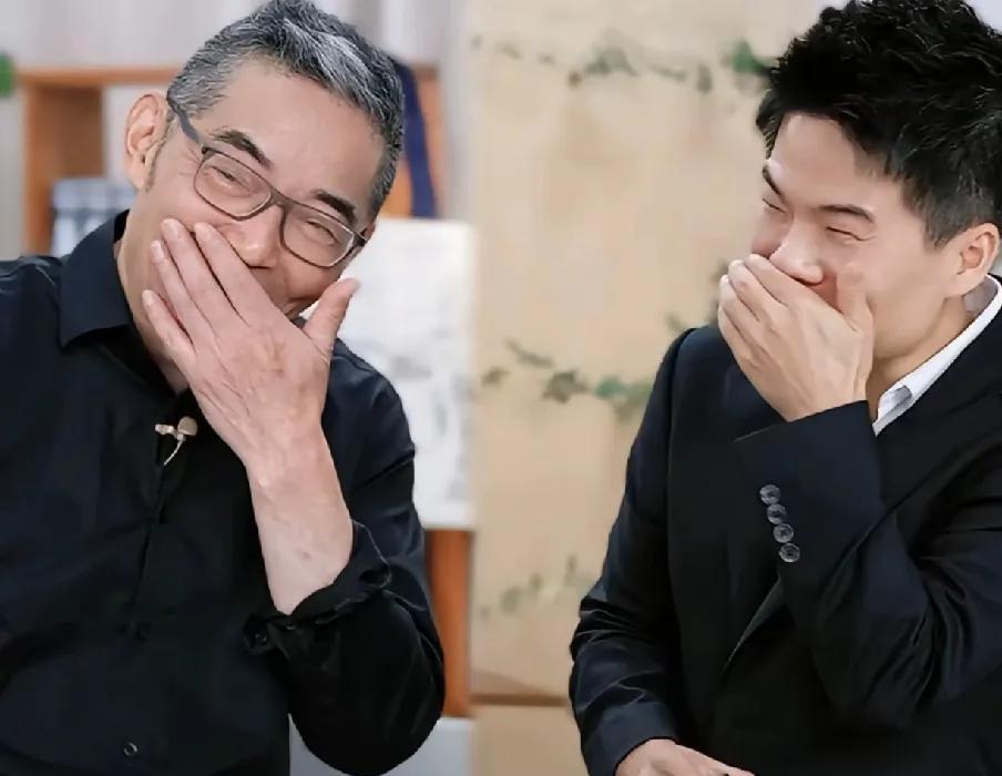 苏童老师才是真正地爱宇辉的人吧！他说有天给宇辉发了信息，宇辉立马都回复了他，