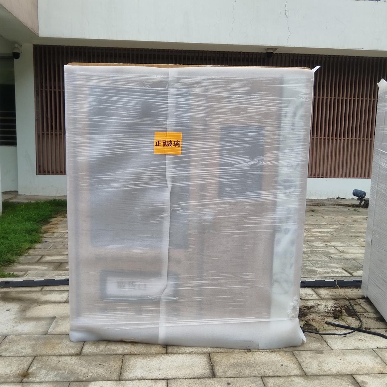 早晨在奥森跑步，发现本来就为数不多的自动售水机都被封了起来，不能买水了，这样跑得