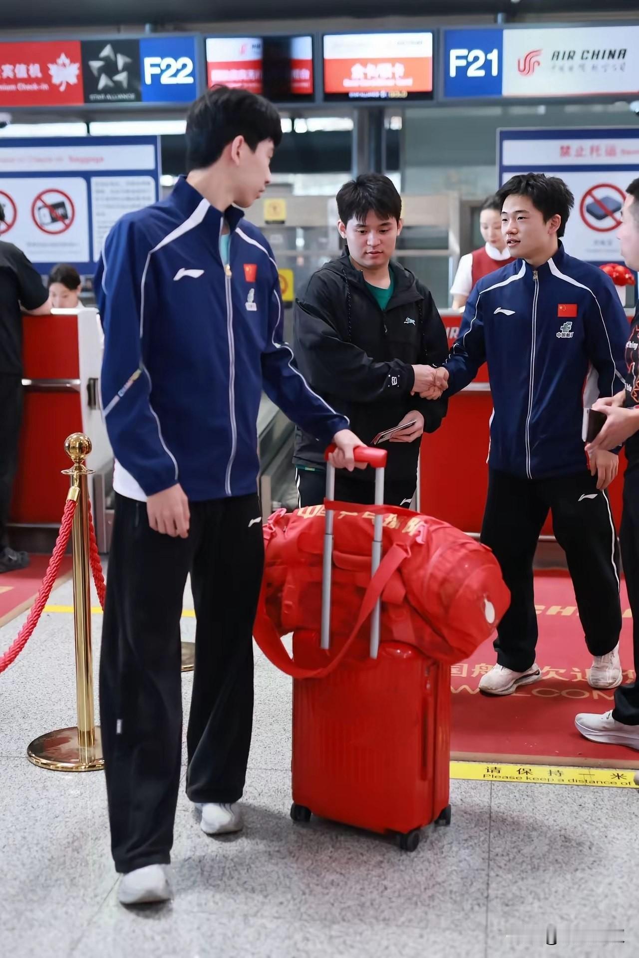 我去！李天阳也跟去伦敦世乒赛了吗？桥本帆乃香的真正克星其实是他！国乒这两年