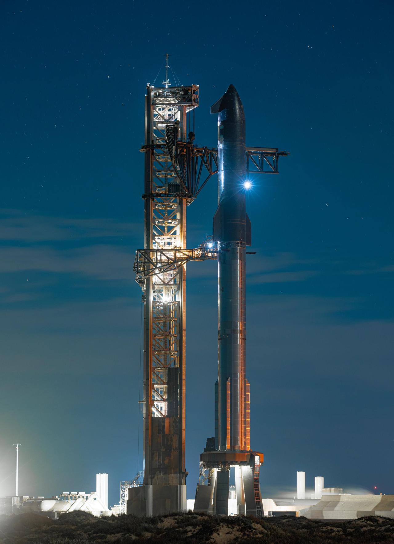 不是说美国去工业化严重吗，那怎么还能制造那么多5000吨级的星舰，而且还成功了？
