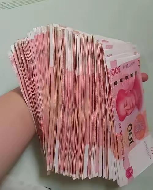 钱是什么,为什么所有人都喜欢钱?其实钱从来都不是那张印着图案的纸，也不是兜里