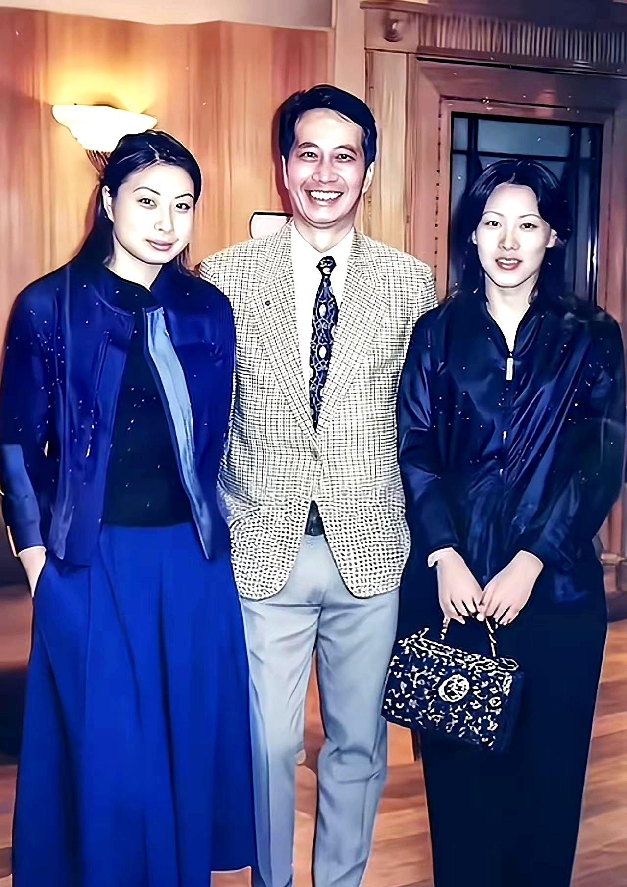 这张郭晶晶被伏明霞“秒杀”的旧照，如今看懂的没几个。当年伏明霞是天选之女，