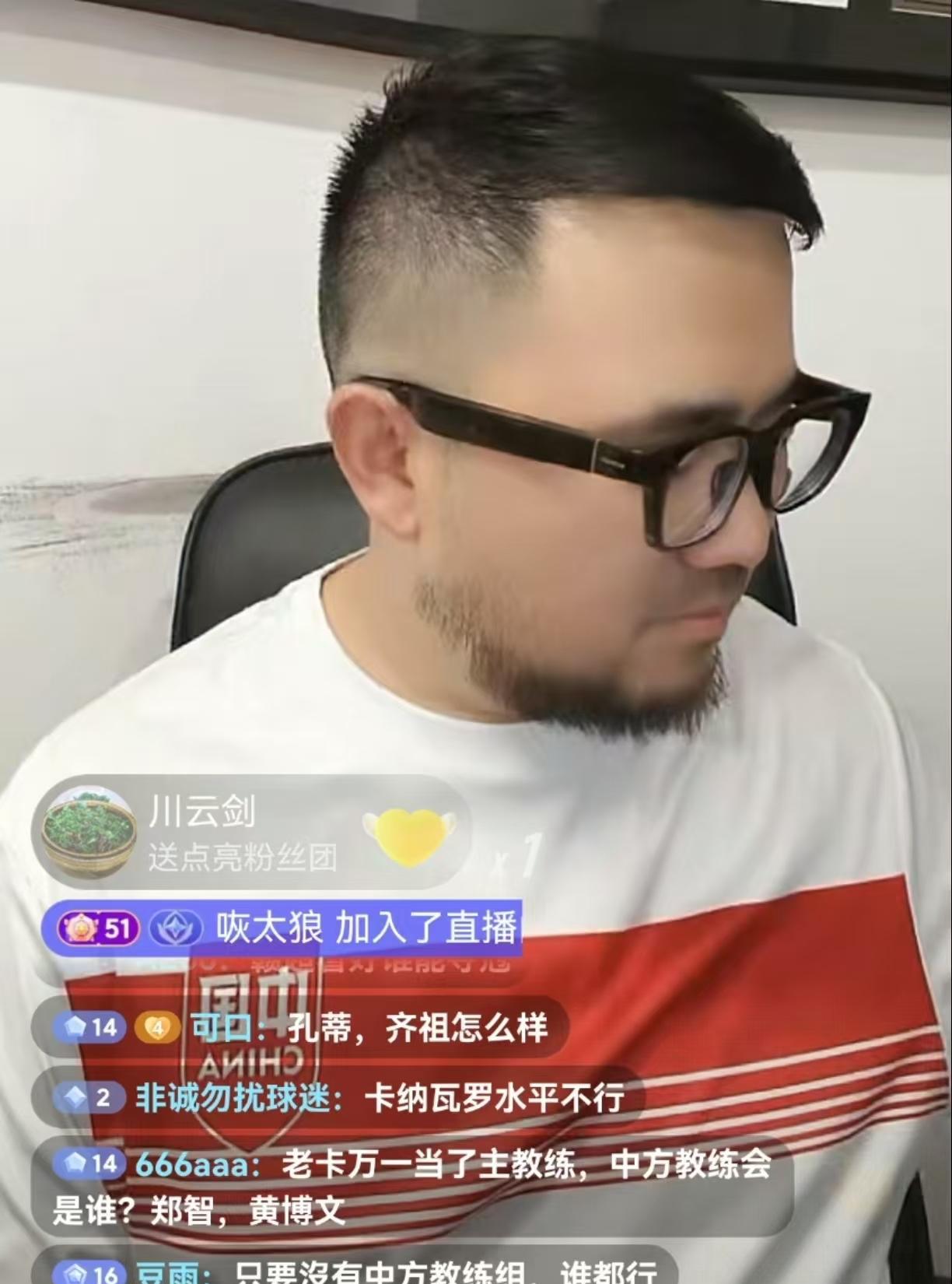 媒体人潘伟力爆了一个料，卡纳瓦罗对这次应聘国足主教练非常有热情。他还准备了在天津