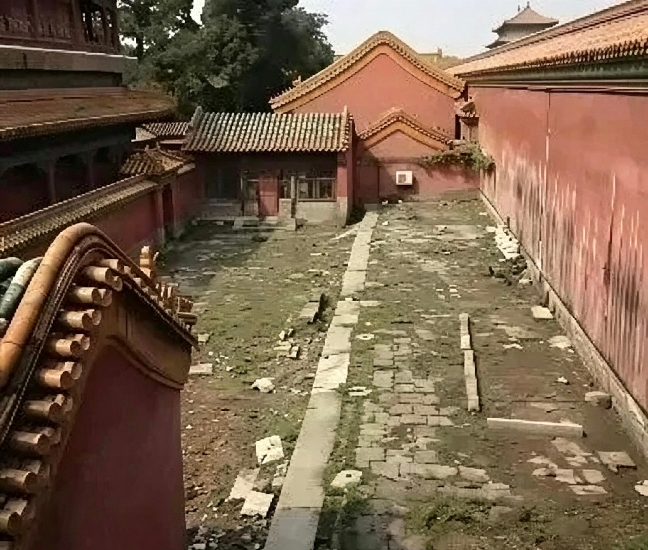 不要被电视剧骗了，这才是真实的冷宫，住一个月不抑郁才怪呢。