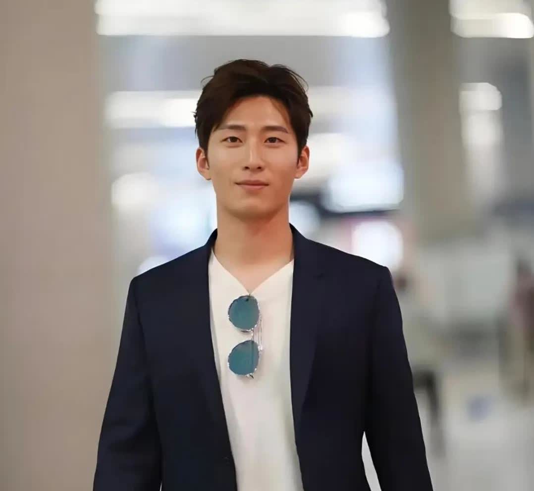 我问老公，为啥窦骁和何超莲结婚后，老是被传婚变，而奚梦瑶和何猷君结婚后，却一直恩