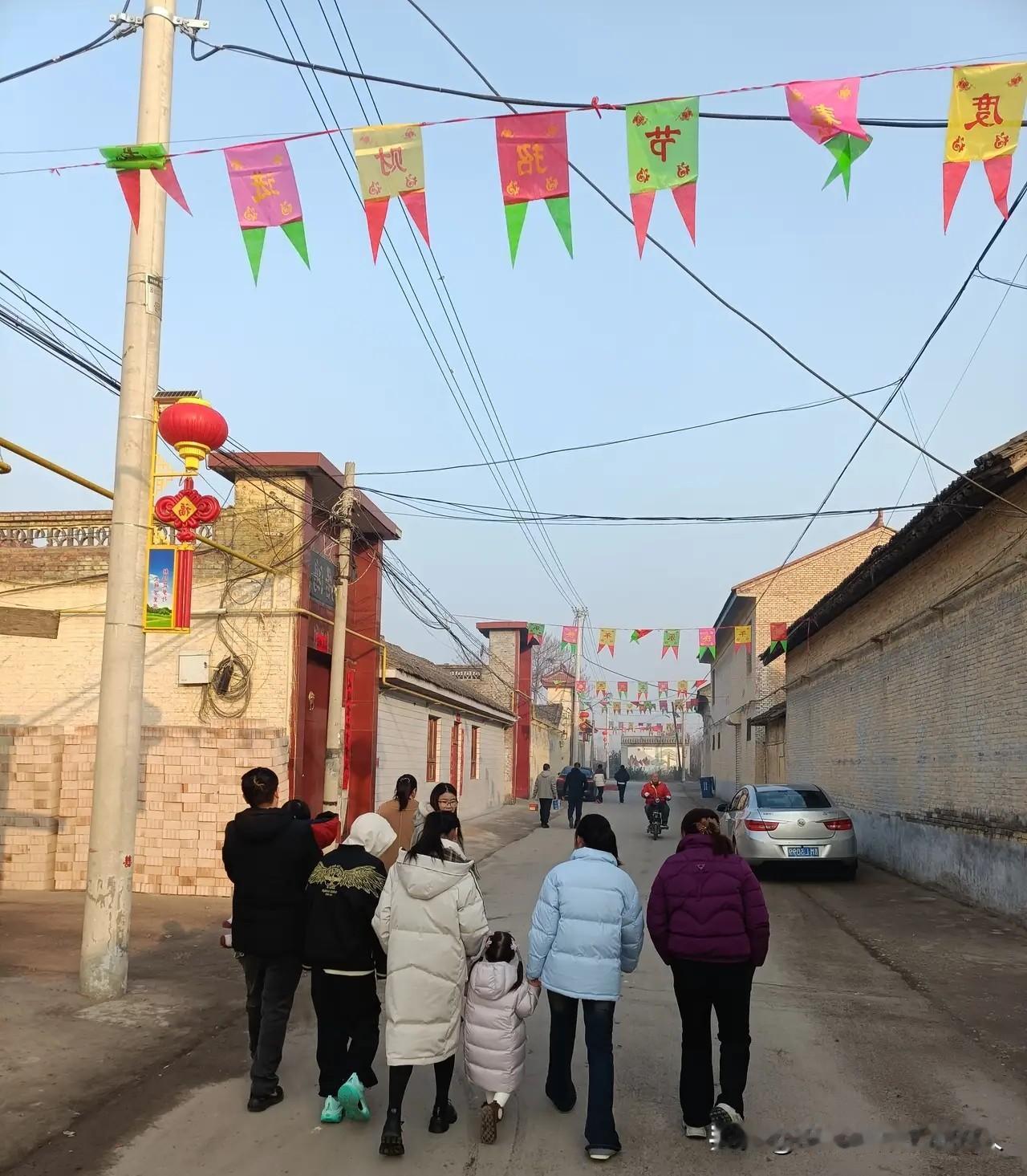 这样的习俗，到底应不应该坚持下去？每年的春节一大早，山东人的拜年仪式就开始了