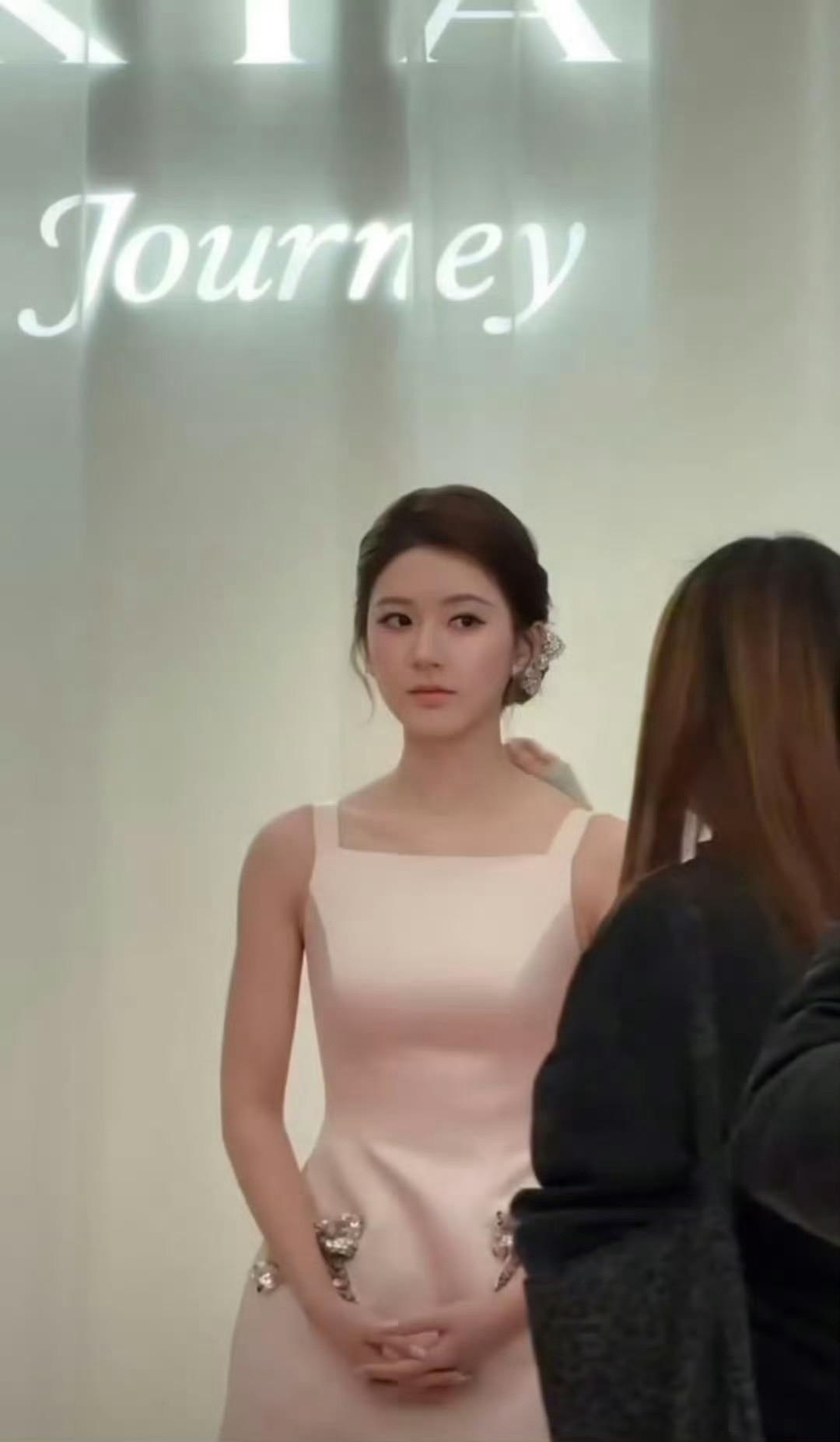 赵露思今天超级美丽