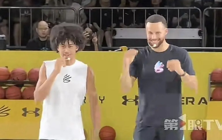 朱正以后估计很难进国家队已知库里身高190cm，朱正去掉头发看上去比库里矮10