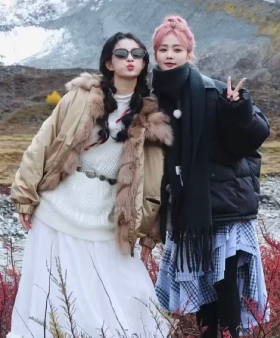 王楚然白鹿雪山合影王楚然白鹿跑男雪山合影10月30日，跑男雪山合影路透释出，网友