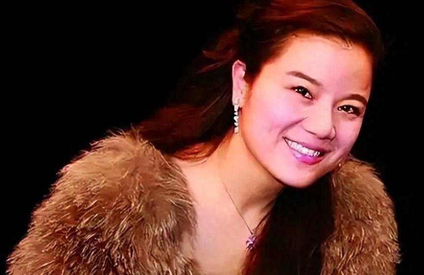 说到这场婚姻，时间得拨回十年前，41岁的孙颖，正值女人最成熟、也最清醒的年纪，她