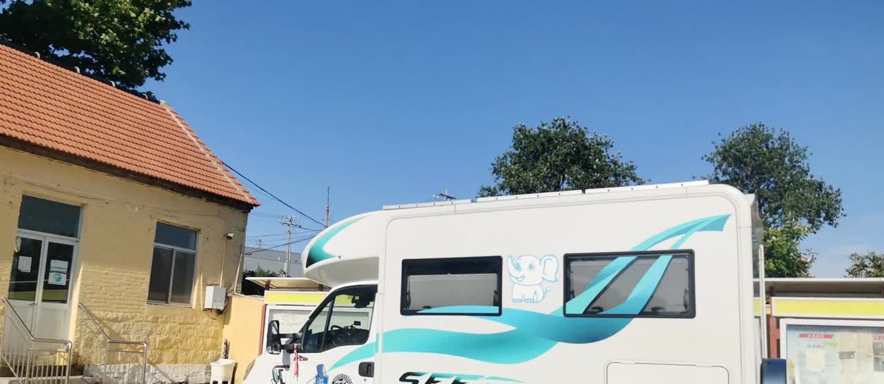 房车就是移动的住房为什么要买房车？去炫耀？哈哈，比你有钱的人多了去了