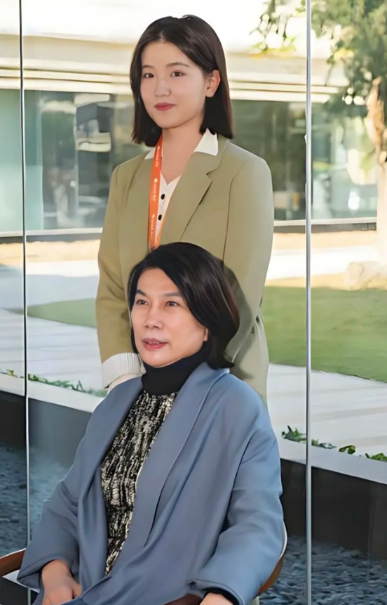 刚刚查了孟羽童和董明珠不查不知道，一查吓一跳！当初孟羽童离开格力的时候，大伙