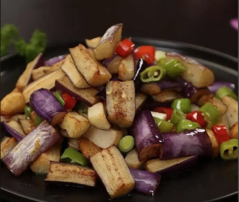 姥姥的鲁味炒茄子 | 语闻·故人