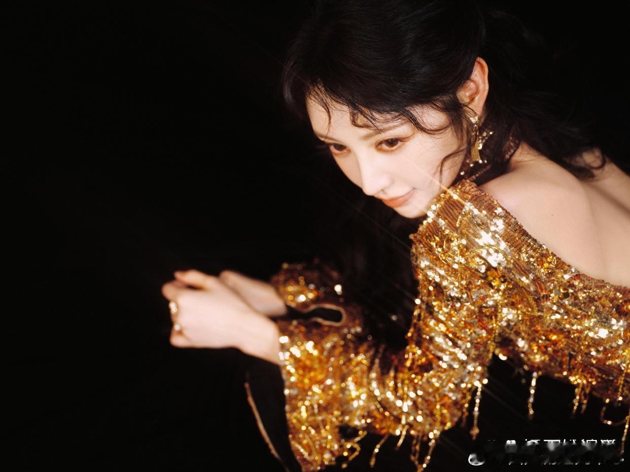 1.吴磊不想多掺和商务，那圈子太复杂，稍不留神就得罪人还被小瞧，他可不打算在这