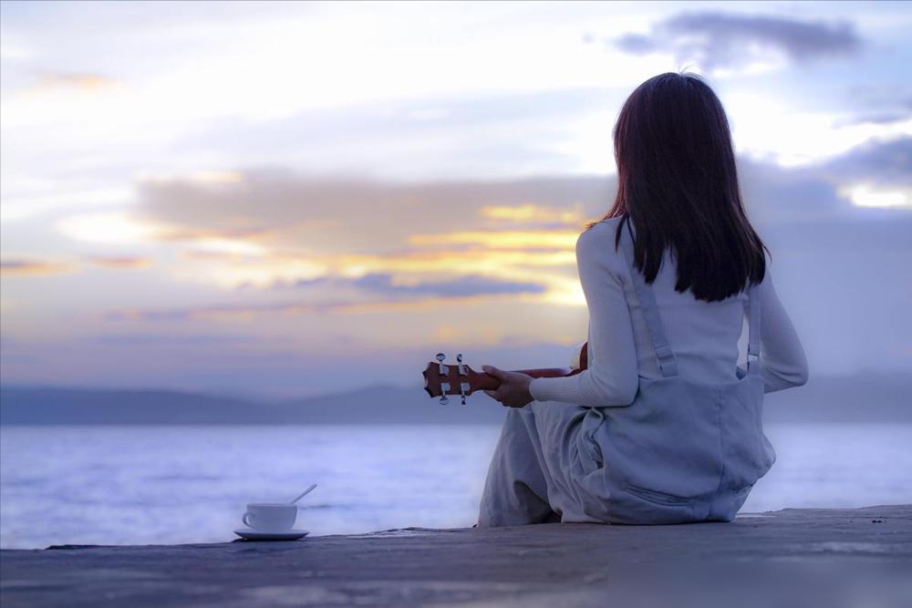 单依纯这次栽跟头，根子根本不在李荣浩那首歌上。你以为她在为版权道歉？她是在为