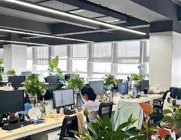 在单位待久了才懂：一旦懂得捍卫自身利益，主动疏远你的，全是习惯占你便宜的人