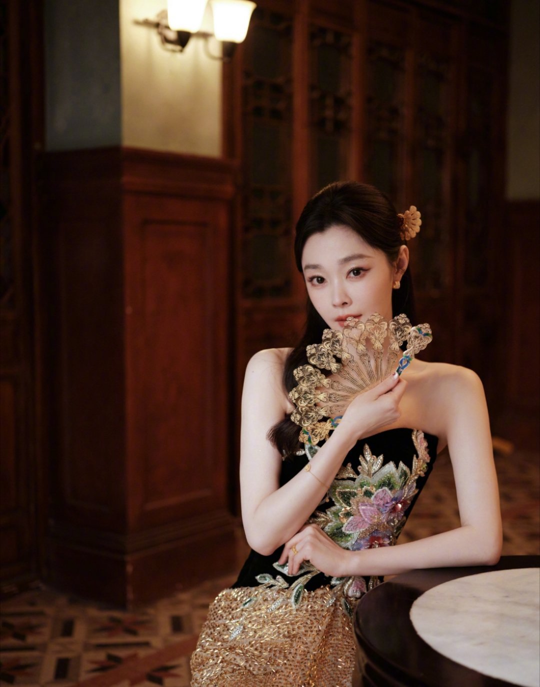 特别喜欢宋轶鎏金眼妆！！！把我们钓成翘嘴了