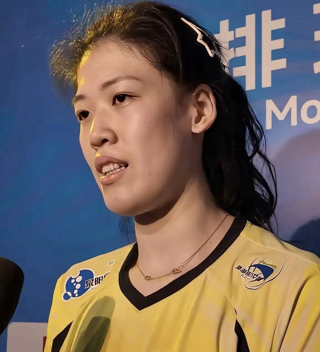 李盈莹还是回国了看到李盈莹回国的消息，心里真是五味杂陈，有失落，有惋