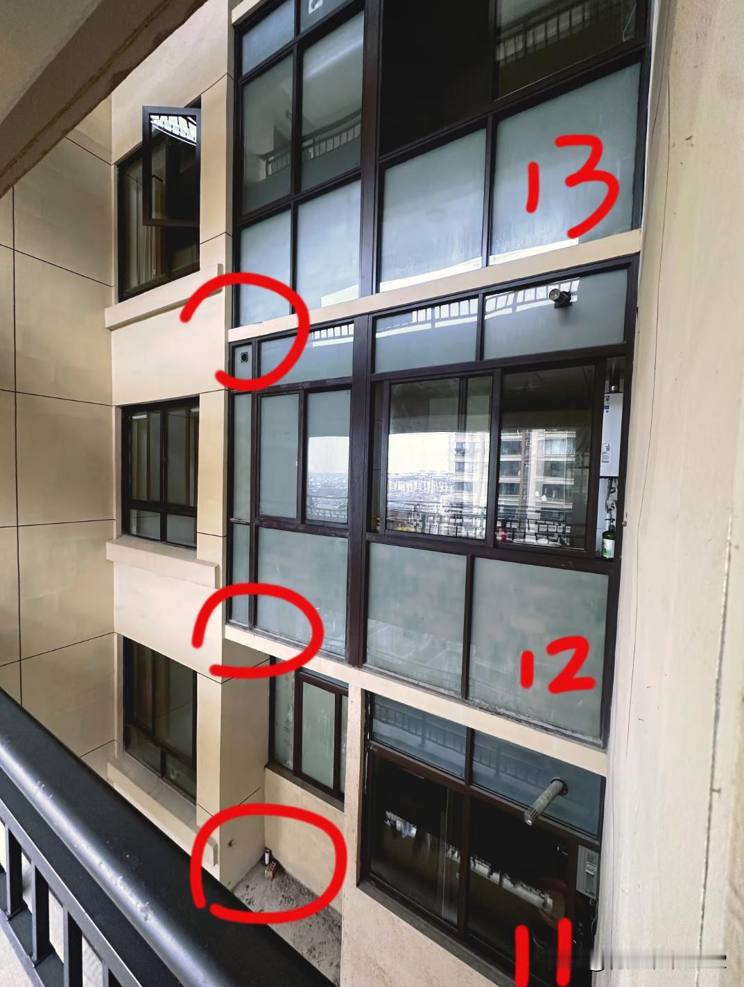 求助，楼上装修要改我家？！我们小区卫生间外面有个小型的设备平台，大家都外扩增大