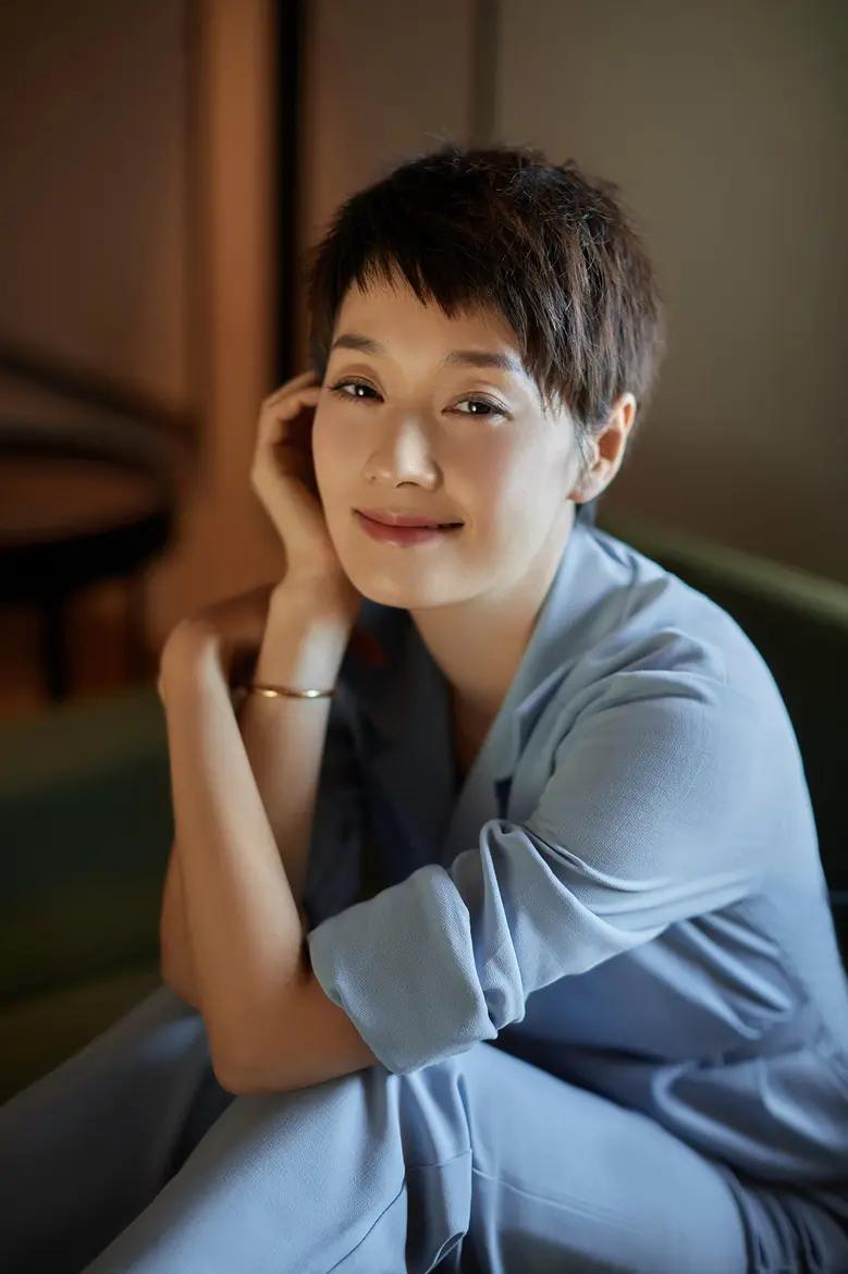 马伊琍说：“正式告个别吧，余生我就不打扰你了，感谢那一段有你的陪伴。我终于