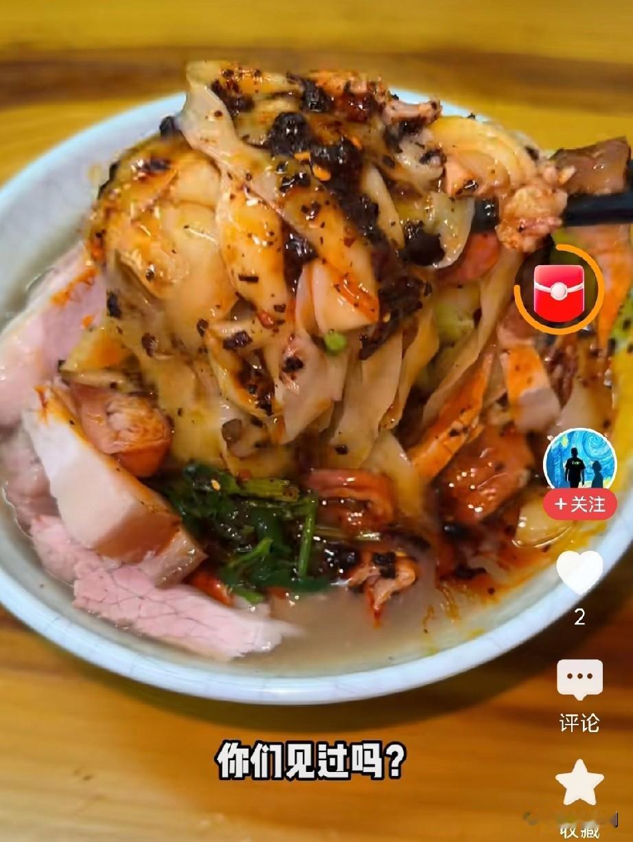 大清早，一碗面，再加一份肉，一共10元，但很多人接受不了。价钱还是蛮实惠的，