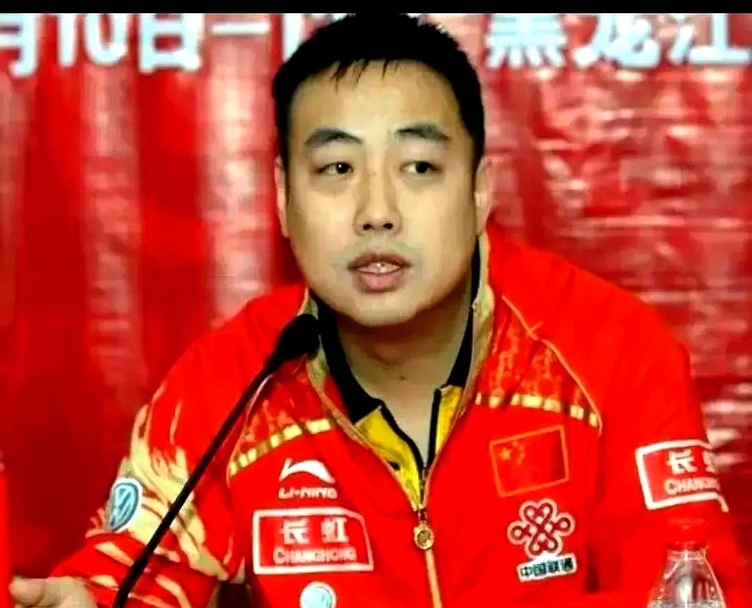 刷到一条短视频说刘国梁故意压樊振东不让他打比赛这条短视频把樊振东因肩伤轮