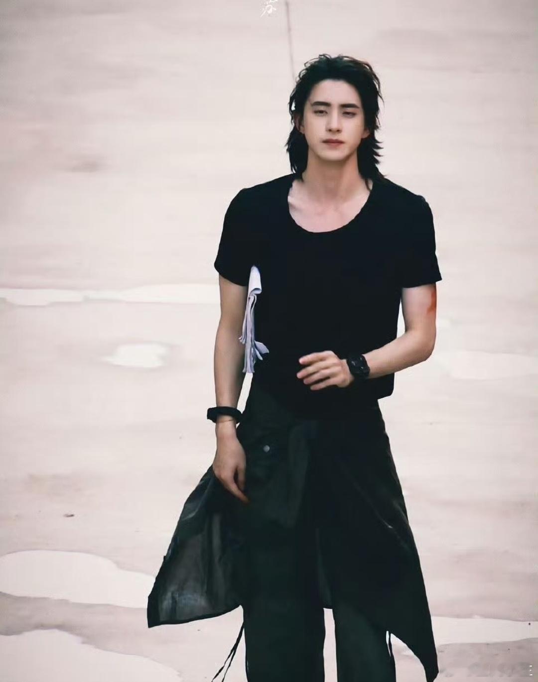 跑男后期把敖瑞鹏小号翻遍了节目组没想给他留点颜面，关键是这人也没把自己的抽象当黑