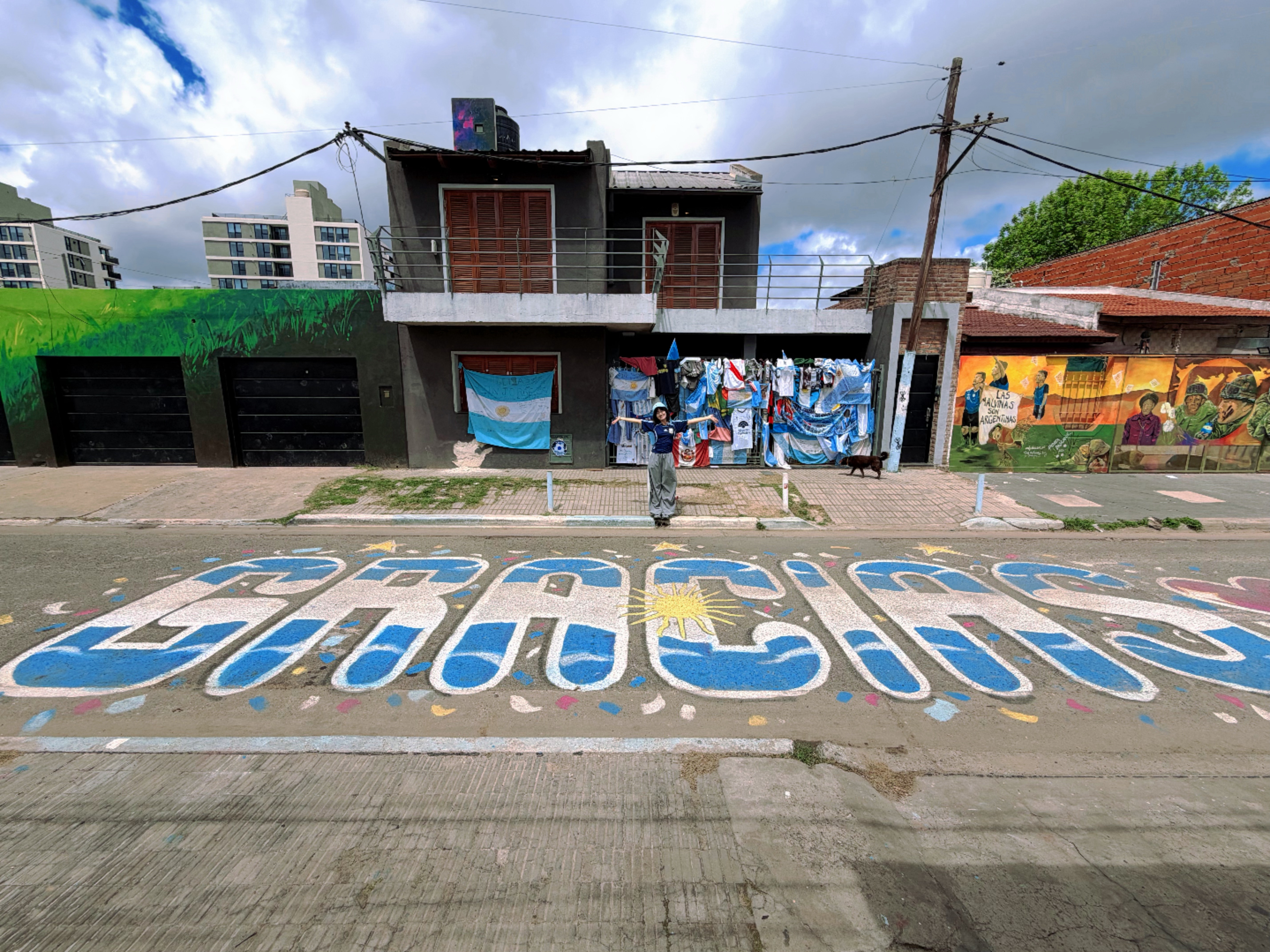 罗萨里奥——🇦🇷一座梅西痛城“他来自另一个星系，也来自我的街区”梅西的老家终于去上了！这是这次2