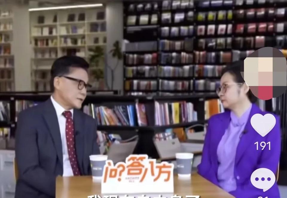 李国庆曾公开表示：“我再也不想找商人了，在企业工作的女性我都不找，我就找傻白甜！