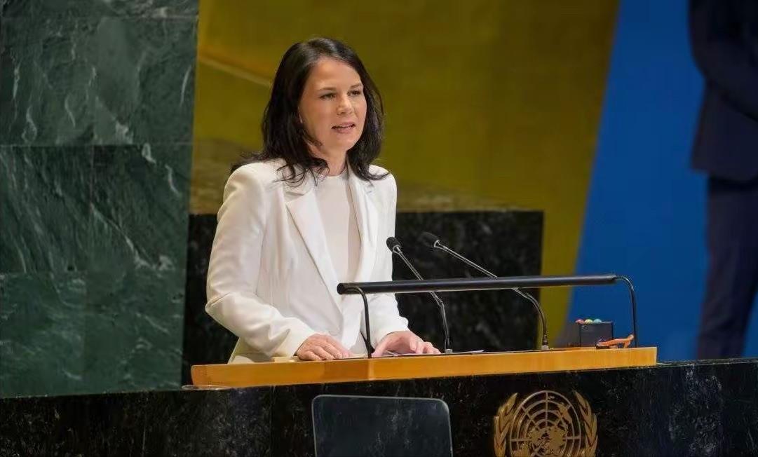 美国肆无忌惮违反国际法，惹恼联合国。联大主席贝尔伯克做出重要表态！联合国终于硬气