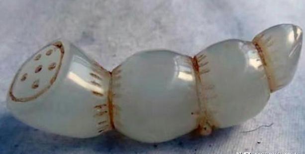 慈禧晚年的时候，经常失眠，辗转反侧，李莲英为了讨好主子，四处搜寻，找来玉藕献给慈