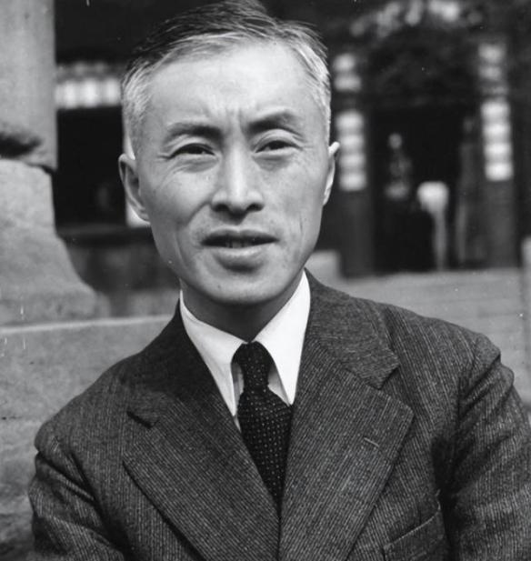 1947年，地下党员汪戈被捕，中统正要用刑，李茂堂却推门进来，先对汪戈使了一个眼