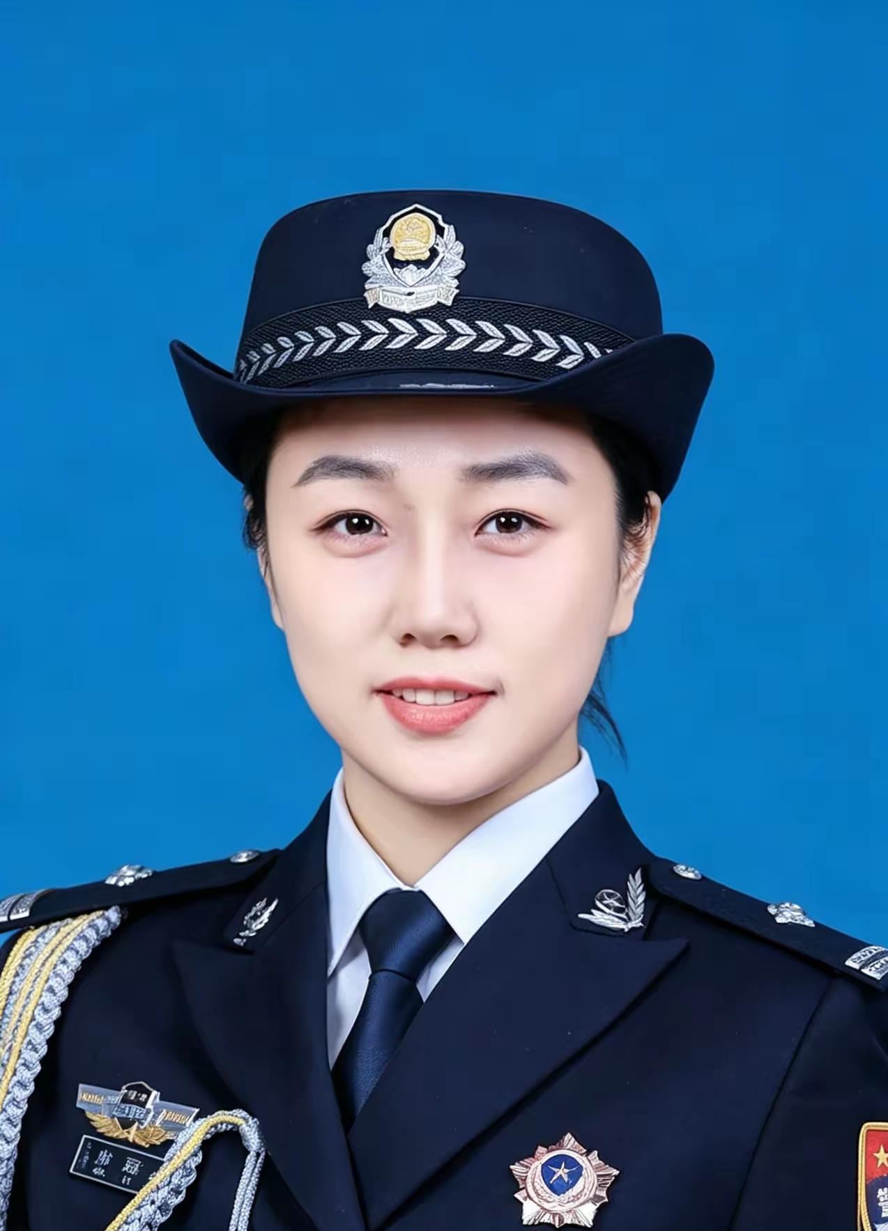 郭丽娜，湖北警官学院刑侦专业毕业，2007年参加公安工作，任职武汉市公安局东湖生