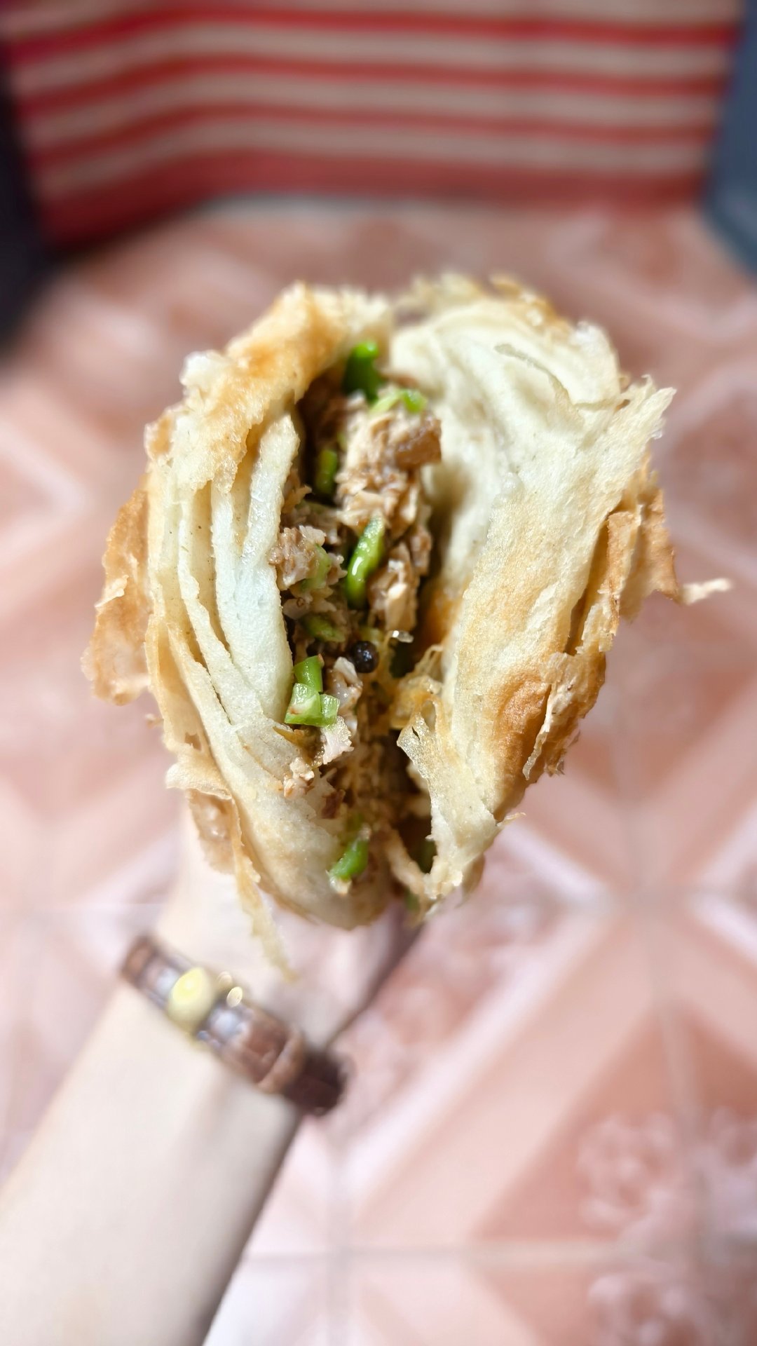很美味呀我妈：“王栎鑫吃了都得给我跪下[捂脸哭]”这谁绷得住[并不简单]​