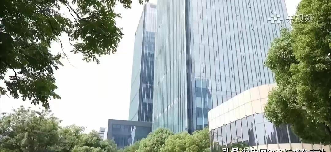 有些企业老板真的要好好看看南京的这家公司如此被罚的。哪有老板是这个样子，拿自己