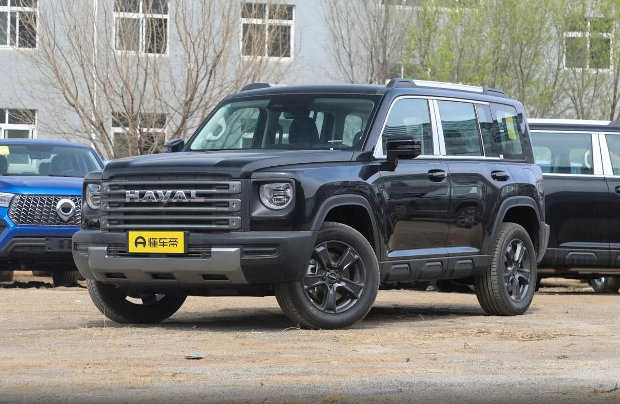 上周带老婆孩子去郊区露营，路上遇到个坑洼路，车轮一打滑差点翻车。回来路上我就琢磨