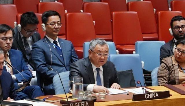 美国国际专家看穿中日局势，日本现在触碰中国红线，不是为了台湾，而是想要摆脱的坏名