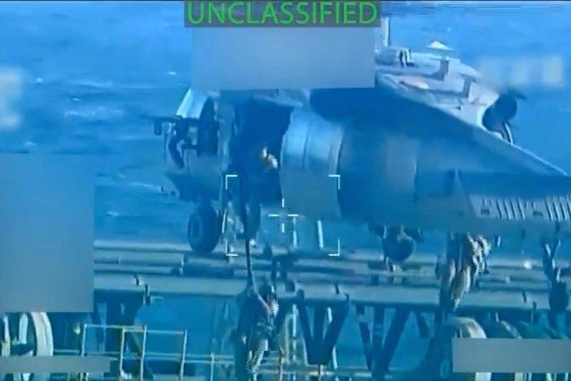 美国扣了一艘委内瑞拉的油轮，看起来还不算完。根据路透社从一些知情人士那儿得到